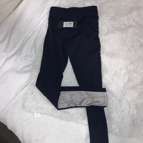 NWT Marciano Metallic Front Leggings Size XS - Picture 3 of 5